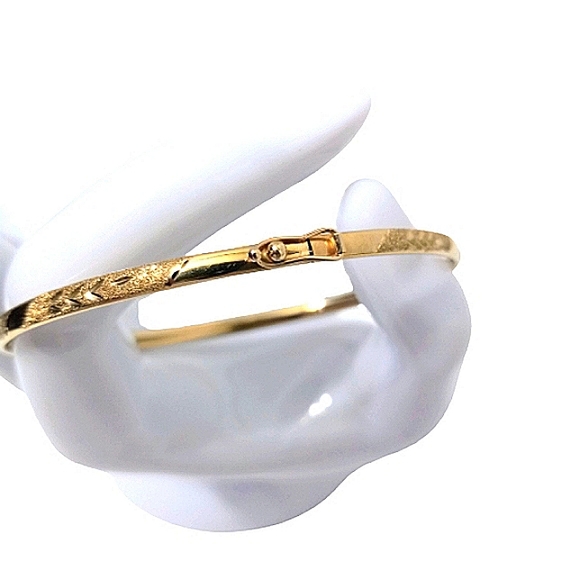 Diamond Cut 14k Solid Gold Bangle Bracelet With Locking Closure - Picture 2 of 6